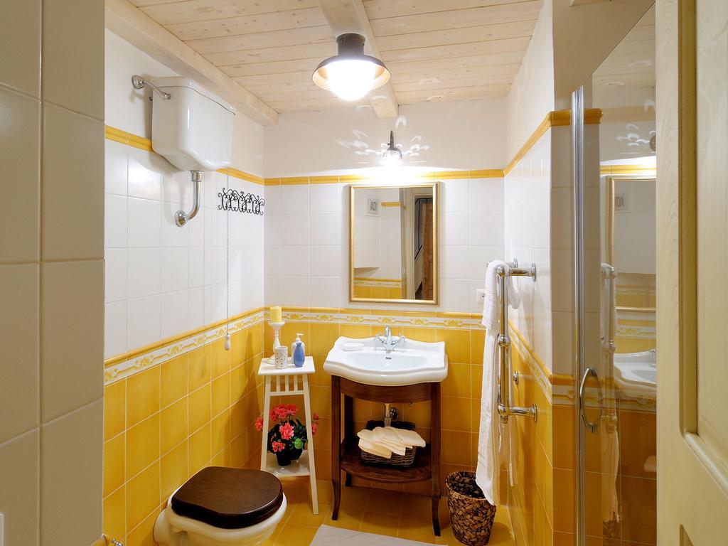 Ferienwohnung Residenza Matarazzo E Le Sue Soffitte Castellabate Zimmer foto