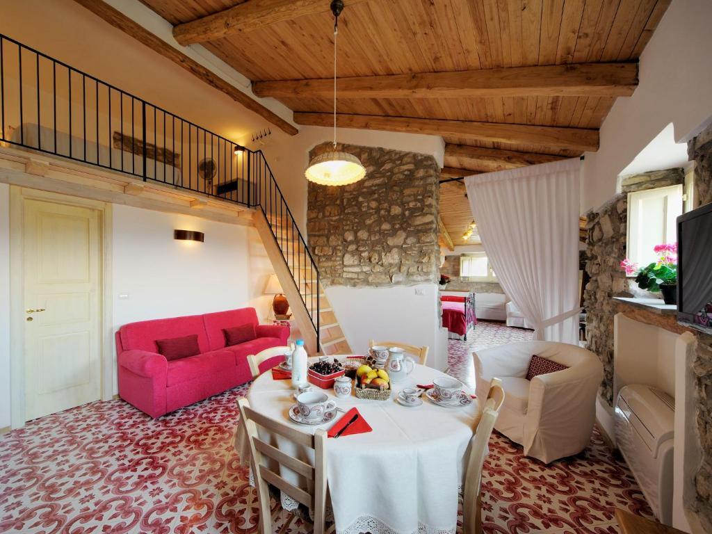 Ferienwohnung Residenza Matarazzo E Le Sue Soffitte Castellabate Zimmer foto