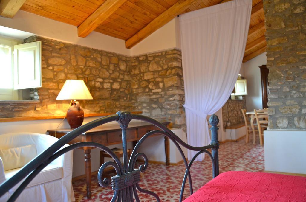 Ferienwohnung Residenza Matarazzo E Le Sue Soffitte Castellabate Exterior foto